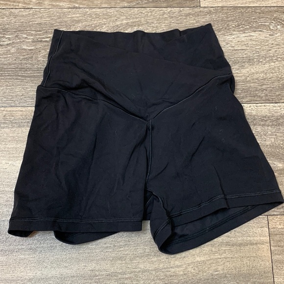Aerie OFFLINE Real Me High Waisted Crossover 3” Shortie - Picture 1 of 6